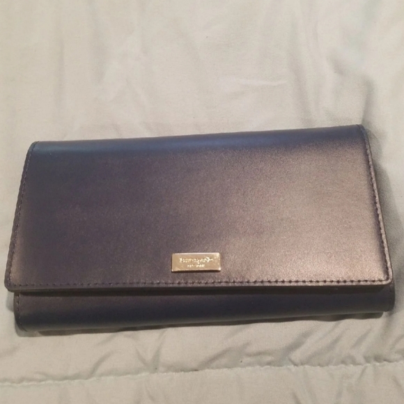 NWOT Kate Spade wallet - Picture 1 of 2